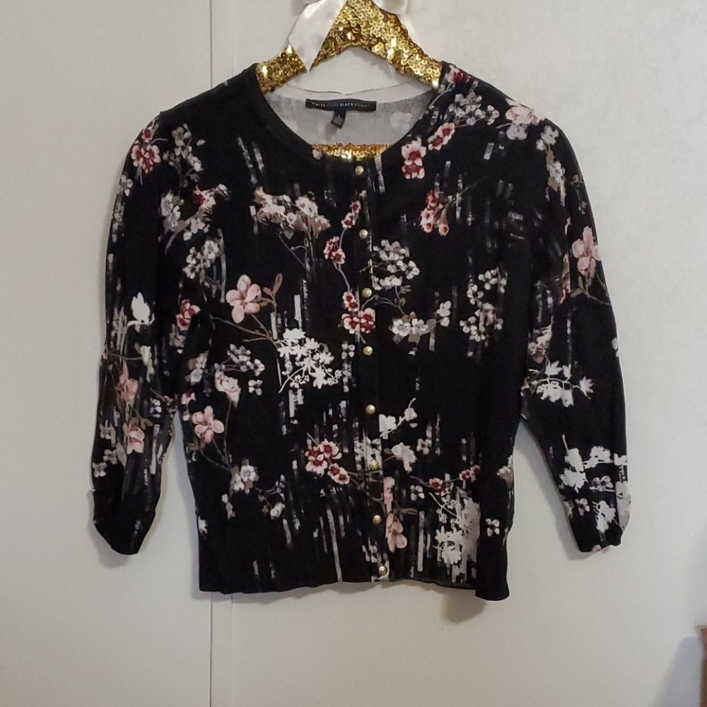 LIKE NEW Button Cardigan